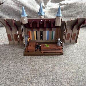 The Great Hall Playset with 2 Figures Jakks 2019